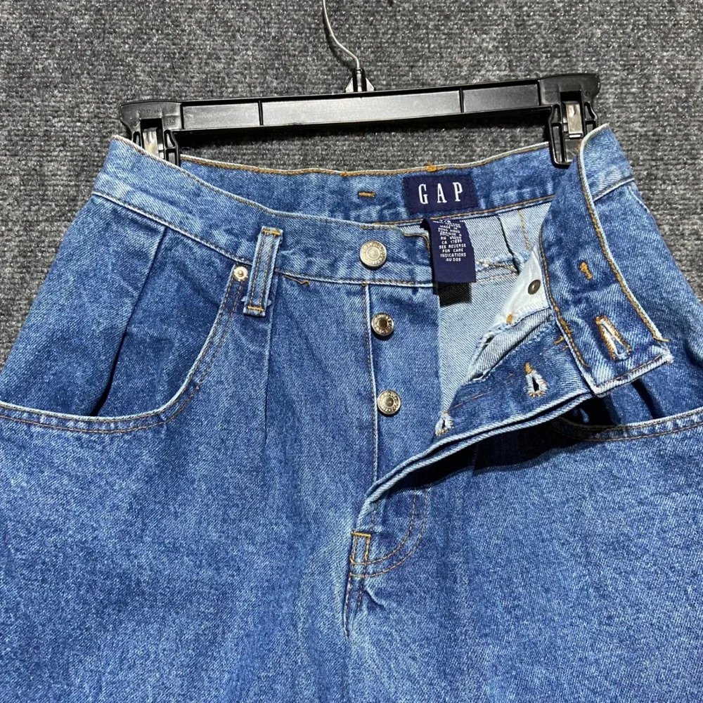 Vintage Gap High Waisted Pleated Tapered Jeans Medium Wash Button Fly Womens 7/8